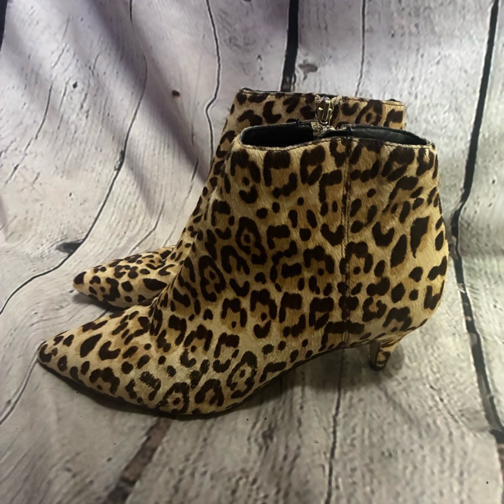 Sam‎ Edelman Kinzey Leopard Print Calf-Hair Kitten Heel Zip Ankle Bootie Sz 6.5
